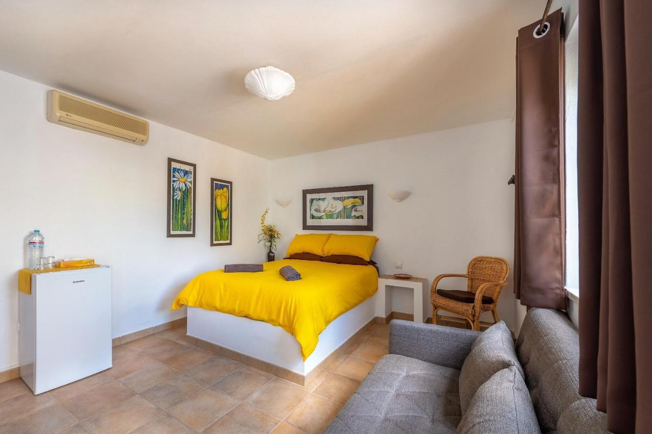 Bed and Breakfast Casa Dos Ninos São Bartolomeu de Messines Esterno foto