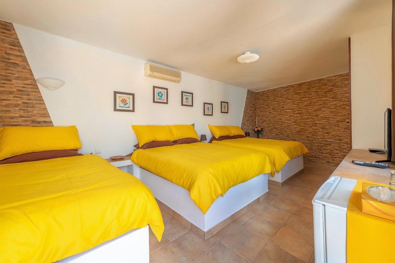 Bed and Breakfast Casa Dos Ninos São Bartolomeu de Messines Esterno foto
